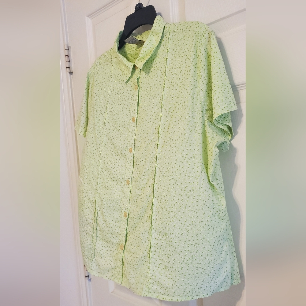 High Sierra Women's Light Green Short Sleeve Button-Up Shirt. Size XL - Picture 2 of 8